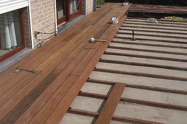 aanleg-van-houten-terras